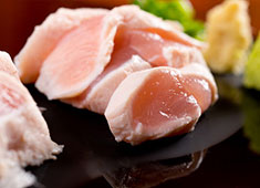 焼き鳥 鳥ゴロー／株式会社 サイバーワークス 飲食事業部 求人 朝締めの鶏だから鮮度抜群。