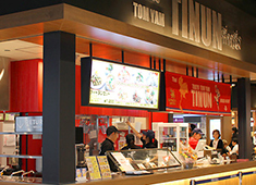 株式会社アールケイシー・ジャパン／ティーヌン（TINUN）　 求人 ゆっくりと食事を楽しむダイニングから気軽に立ち寄りやすいフードコートのスタイルまで店舗ごとで雰囲気も変わります。