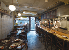 Osteria Bar Ri.Carica（リ・カーリカ）etc.／株式会社タバッキ 求人 落ち着いた雰囲気の学芸大学「Ri.carica（リ・カーリカ）」