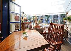 KEEL'S BAR HOUSE 青葉台／株式会社キール広告社 求人 ▲開放的なテラス席も！散歩の途中に1杯だけ…もOK！近隣の方のためのお店を一緒につくりませんか？