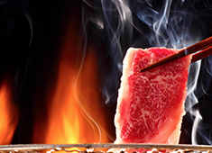 近江牛肉店別館／株式会社 志プラス 求人 サービスだけれども、お肉の知識も学べる環境です。焼肉での独立を考えている方には絶好の環境です。