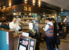 魚河岸海鮮、他 求人 連日行列ができる人気店！活気あるお店で、腕を磨きたい方を歓迎いたします。
