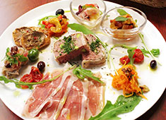 エイチアイインターナショナル株式会社／Trattoria La Cenro（トラットリア ラ センロ） 求人 料理はトレンドを盛り込んだものを提供していきます！