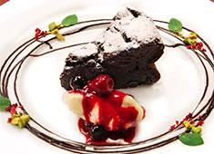 エイチアイインターナショナル株式会社／Trattoria La Cenro（トラットリア ラ センロ） 求人 料理だけでなくデザートにも力を入れています。
