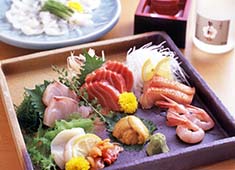 「すし処 鮨丸」「あなご 燗酒 はかりめ」／マルヤマコーポレーション 求人 技術をこれから高めたい方も大歓迎です。
