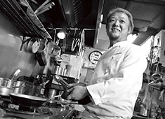 Al Gamberino（アル・ガンベリーノ） 求人 オーナーシェフの隣で料理はもちろん、様々な経験が積めます。