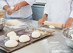 BOULANGERIE LE BENKEI（ブーランジェリー ル ベンケイ）／株式会社サーズ 求人 未経験の方でも研修を通して丁寧に教えていきます。