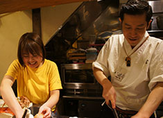 恵比寿 魚屋きいもん  求人 調理経験の浅い方にも、一からきちんと仕事をお教えしています。技術や知識に自信のない方もご安心ください！