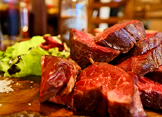 Spanish＆French jean Laffite（ジャンラフィット） 求人 豪快な肉料理は「ジャンラフィット」の人気メニューです！