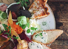 HIBIYA CENTRAL MARKET／一角（いっかく） 求人 ▲メゾン サンカン トサンクの料理一例！ビストロやフレンチ・イタリアンなど洋食経験者も大歓迎します！