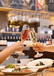 「べこ亭」「Pasta＆Grill ANTIBES」「HANGOUT」他／株式会社 DRC 求人