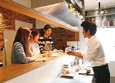 STPDファーストゲート 求人 ソムリエ・料理勉強会で基礎からしっかり学べます。