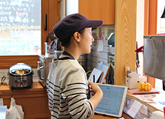 桜キッチンカフェ 求人 お客様とのコミュニケーションを楽しめる方、ぜひご応募ください！
