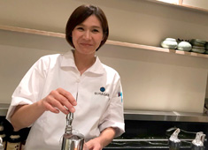 グレイトフル株式会社 求人 今回は次期出店に向け募集をスタート。店長、料理長月給38～45万円。前職給与以上保証やポジションはご相談ください。