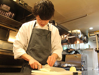 「QUEENS STEAK」※新店準備室／株式会社アルタマール 求人