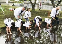 乃木會館 求人 地域の皆様との田植えから始まり、収穫されたお米を奉納し披露宴で提供したり、そのお米からお酒造りをし食育に努めてます