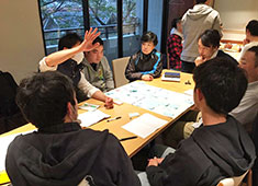 株式会社浅草うな鐵 求人 直近の研修の様子です。慣れない座学ではありますが、スタッフ全員真剣です◎