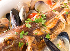 「Trattoria Doni（トラットリア ドーニ）」「Trattoria Doni Part2」／株式会社 エフ・エフ・アルファ 求人 大きい魚の場合、半身オーブン焼き、半身アクアパッツァなど調理法を分けることも。