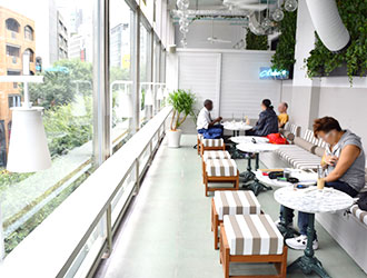 eplus LIVING ROOM CAFE＆DINING／株式会社イープラス・ライブ・ワークス 求人