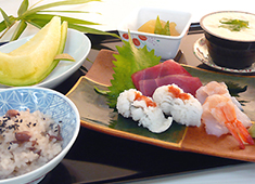 株式会社ナリコマフード（ナリコマグループ） 求人 料理は手作りを大切にしているからこそ喜ばれます。あなたの料理で笑顔の数を増やしていきませんか。