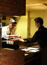 「WAKANUI GRILL DINING■BAR■TOKYO」・「WAKANUI LAMB CHOP■BAR■JUBAN」／アンズコフーズ株式会社 求人