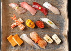 「龍月 SUSHI」「RYUDUKI TEPPAN」 求人 極上の素材と一流の技術が合わさった「龍月 SUSHI」