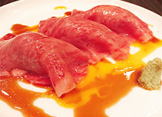 和牛焼肉 KIM 求人 ▲切って焼く…そんな焼肉の概念を変える独自の料理を開発＆提供！茅場町に長く愛されるお店を一緒に創りましょう！