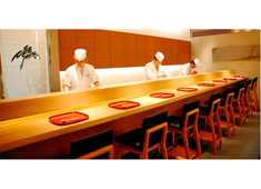 株式会社 たん熊 北店（大丸東京店） 求人 厳しい上下関係はありません。働きやすい温かい雰囲気の職場です。これから和食料理人を目指す方も、お会いしましょう。