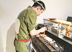 「焼鳥 里葉亭」「焼鳥 美鶏」 求人 