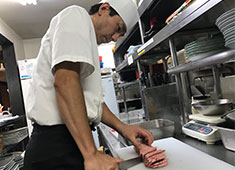 「和牛名匠 牛国屋」「焼肉 黄金の牛」／株式会社 ヒロジャパン フードサービス 求人 現在、社員数7名。幅広い年令層のスタッフが活躍中です！