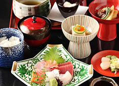 吉里　谷中総本店 求人 鰻、ふぐ等を捌く技術も身につきます！