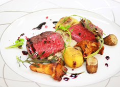 Ristorante ACQUA PAZZA（アクアパッツァ） 求人 魚介のイメージが強いかもしれませんが、肉料理にも定評があります。