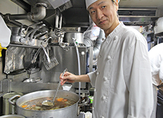 中勢以 内店（ナカセイ ウチミセ） 求人 堅苦しいお店ではありません。ひとり一人の個性を大切にしています。