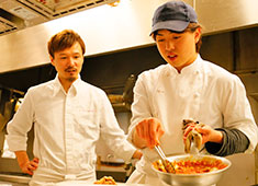 株式会社 itk 求人 別ジャンルのお店に転職成功！ずっとやってみたかった創作フレンチのお店。メニュー開発で腕を振るっています。