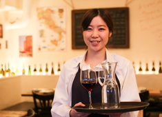 「Pizzeria trattoria VOMERO」「BRACERIA DELIZIOSO ITALIA」「PIZZERIA VACANZA」etc. 求人 ＜会社データ＞
・スタッフの平均年令 27.9才
・男女比 男性6:女性4
・平均勤続年数 約5年