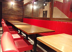 駿 求人 ▲新店内装
平日も飲んで食べて帰りたいビジネスマンを中心に連日賑わう親しみ易い雰囲気で働けるのは飲食の醍醐味です