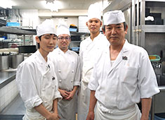 髙島屋グループ 株式会社 アール・ティー・コーポレーション 求人 料理人の技術を高く評価しています。あなたの得意分野を活かせる場所で働きませんか。