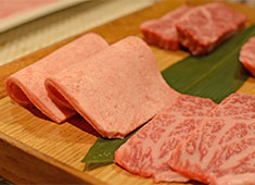 株式会社ピューターズ 求人 ▲「お店で食べたお肉が美味しすぎたから！」という理由で入社したスタッフも多数！未経験者も大歓迎します！