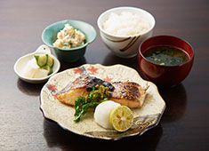 （仮称）めし処 ざくろ、とどろき三丁目五番地、他／株式会社SEASONING（シーズニング） 求人 新店では、手仕込みにこだわった、丁寧な料理を提供。季節ごとのメニュー考案なども大歓迎！