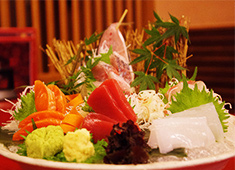 創作料理 小夏食堂 求人 スタッフ仲が良く和気あいあいとした雰囲気。新人さんもすぐに馴染める環境です！