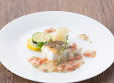 Cafe&Restaurant Silk／ホテルJALシティ関内 横浜 求人 季節の食材を駆使したメニュー開発や、スタッフ指導や厨房業務の各種管理を学んでいきたい方も大歓迎です。