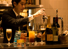 Cafe&Restaurant Silk／ホテルJALシティ関内 横浜 求人 実働7.45h、月9日休み、時間外手当支給など、働きやすさ抜群の環境ですよ。