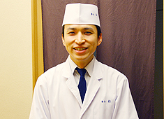 銀座 うち山 求人 「青山 仁」の富井賢洋です！和食を志す人は、多くの事を学んで頂けると思います。ここは同じ志しを持つ仲間がいますよ。