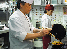 東京建物リゾート株式会社／おふろの王様 大井町店 求人 和食が中心のメニュー構成です。和食店や居酒屋での経験を活かせます！
