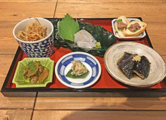 蕎麦 AKEBONOYA／株式会社曙家商会 求人 ▲お酒に合う逸品料理も充実！あなたのアイデア・経験をもとに当店の看板メニューが生まれるかも！？