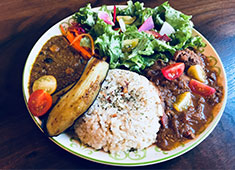 福日和カフェ（ふくびよりかふぇ） 求人 地元の食材をふんだんに取り入れたボリュームたっぷりの一皿。男気ある料理もご用意しています！