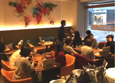 ダイニングバー Accent 求人 店内はカウンターもありとってもオシャレですよ。