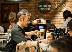 SCHMATZ（シュマッツ）／カイザーキッチン株式会社 求人 日本語以外も、英語やドイツ語が飛び交う国際色豊かな環境です！