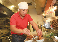株式会社ウインドウ 求人 スタッフ間のコミュニケーションはバッチリとれています！みんながフォローし合っていますよ！