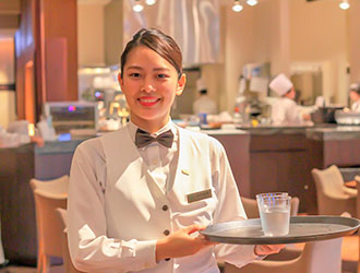「Thrush cafe」／株式会社 八芳園 求人